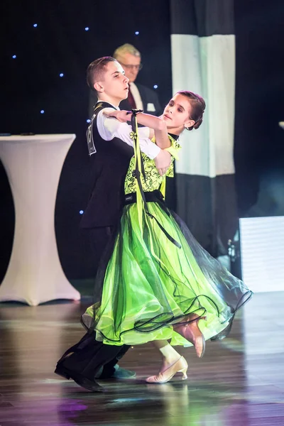 Kraków, Polska - 09 grudnia 2017 - konkurs tańca Wieczysty Pucharu. Narodowego tańca towarzyskiego turnieju Wieczysty Cup w Krakowie — Zdjęcie stockowe