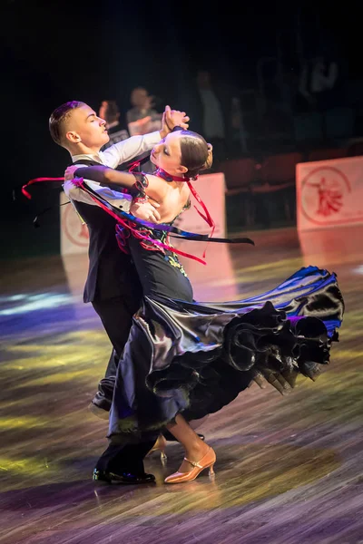 Krakow, Polen - 09 December 2017 - Wieczysty Cup danstävling. Nationella Ballroom Dance turnering Wieczysty Cup i Krakow — Stockfoto