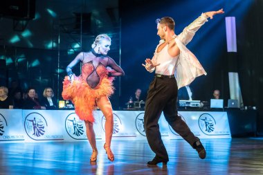 Krakow, Polonya - 10 Aralık 2017 - Wieczysty Kupası dans yarışması. Ulusal balo salonu dans turnuva Wieczysty Kupası Krakow