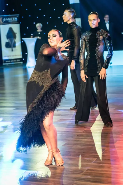 Krakow, Polen - 10 December 2017 - Wieczysty dans bekercompetitie. Nationale Ballroom dans toernooi Wieczysty Cup in Krakau — Stockfoto