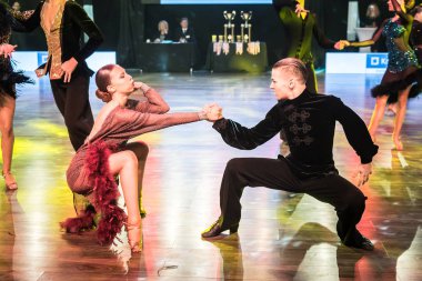 Krakow, Polonya - 10 Aralık 2017 - Wieczysty Kupası dans yarışması. Ulusal balo salonu dans turnuva Wieczysty Kupası Krakow