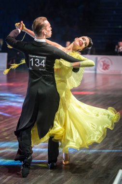 Standart dans dans dansçılar