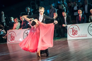 Standart dans dans dansçılar