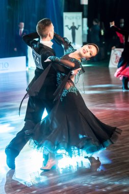 Standart dans dans dansçılar