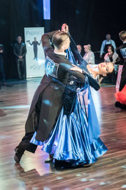 Standart dans dans dansçılar