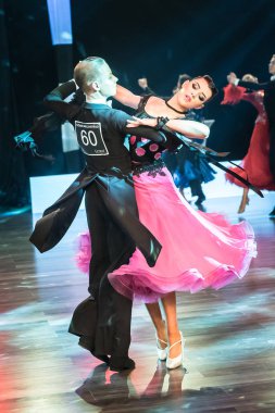 Standart dans dans dansçılar