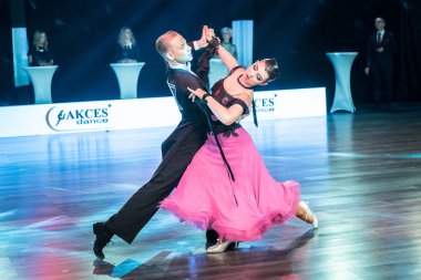 Standart dans dans dansçılar