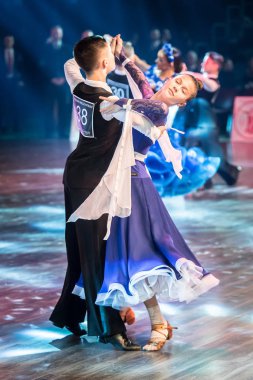 Standart dans dans dansçılar