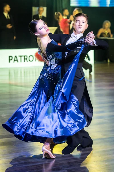 Tancerze taniec standardowy — Zdjęcie stockowe