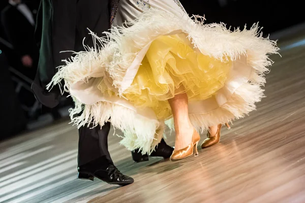 Couple Dancing Standard Dance Dancefloor — Stock Photo, Image