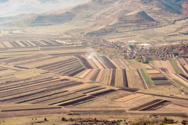yaz aylarında dağda alanları hava manzara