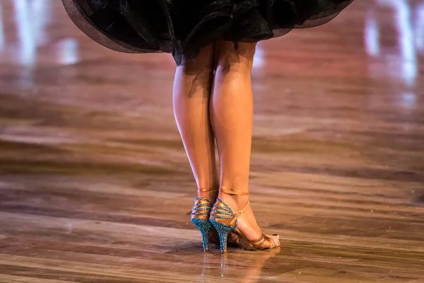 Gambe Donna Che Balla Danza Latina — Foto Stock