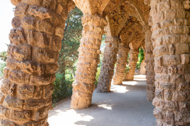 Park Guell taş sütunlar