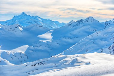 karlı blue mountains 