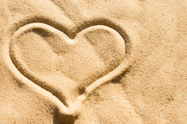 砂の上の心臓 — ストック写真