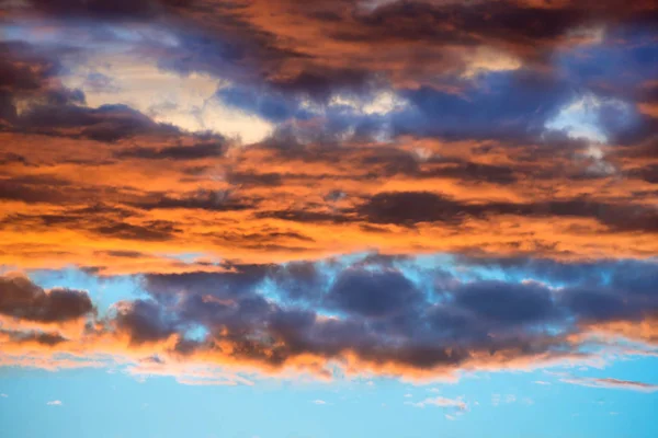 Orange och blå himmel — Stockfoto