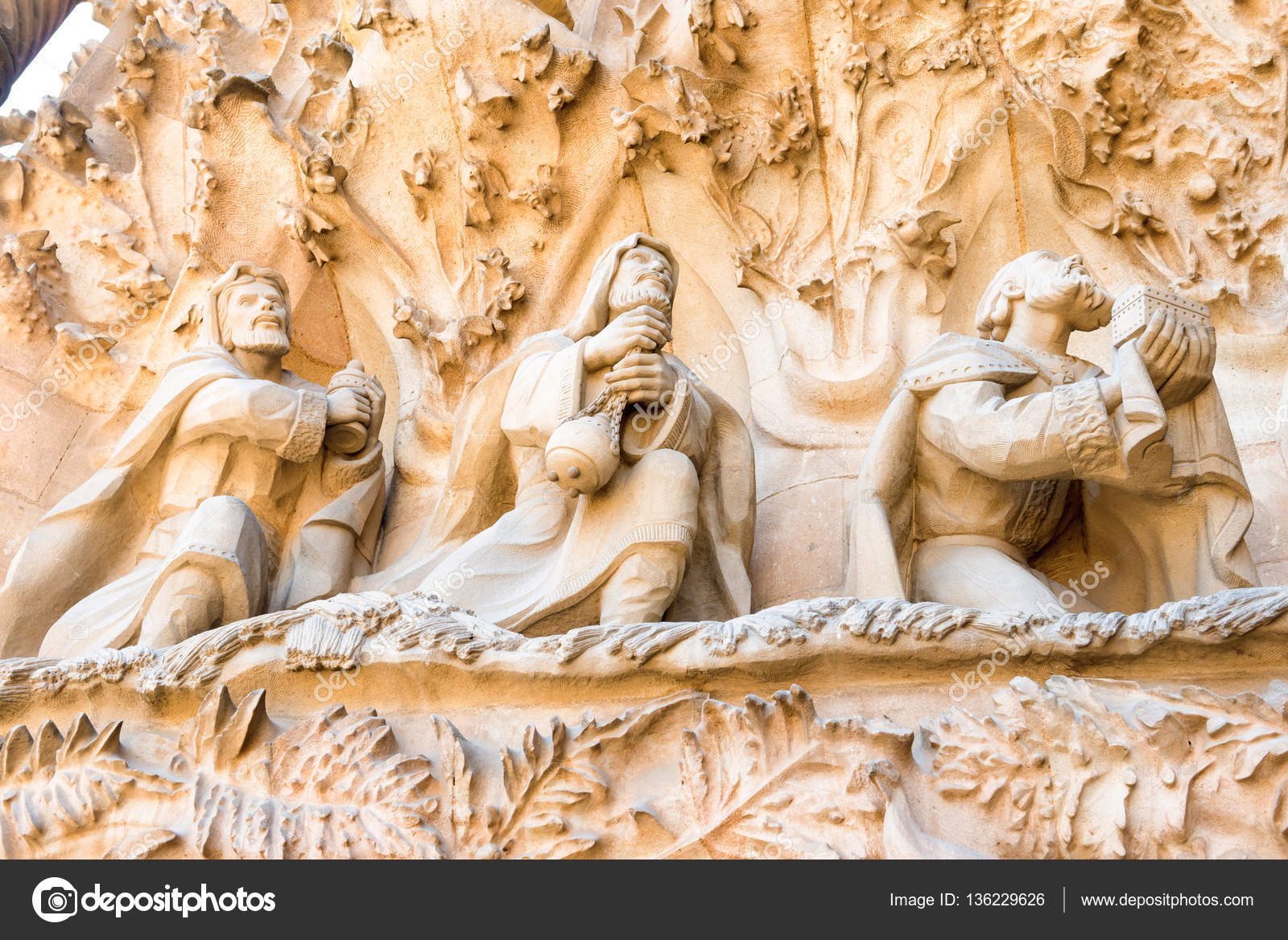 Detail of Sagrada Familia – Stock Editorial Photo © dovapi #136229626