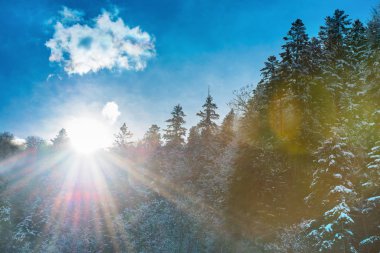 Güneş dağdan doğuyor 