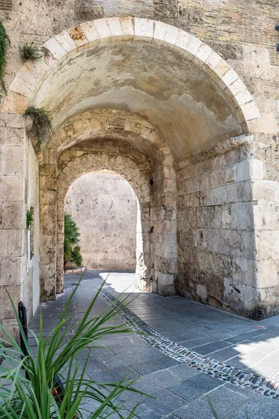 Old stone passage — Stock Photo, Image