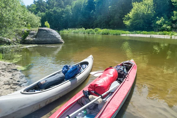 Dos kayaks en el agua —  Fotos de Stock