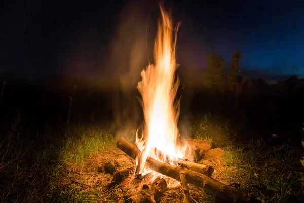 Big fire in orange bonfire — Stock Photo, Image