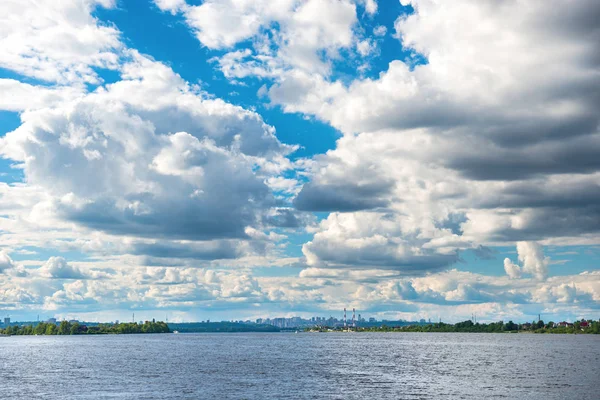 Pântano Com água E Areia Movediça Imagem de Stock - Imagem de lago