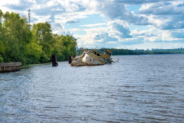 Wreck of ship near river coast — Stock Photo, Image