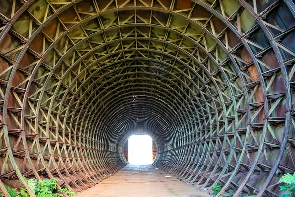 Dark rustic tunnel — Stock Photo, Image