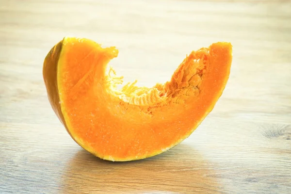 Bit Orange Mogna Pumpa Trä Skrivbord — Stockfoto