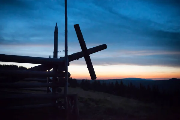 Kyrkan Över Månens Ljus Mörk Blå Natt — Stockfoto