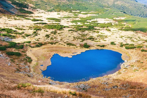 Sjön Bergen Med Blå Vatten Flygfoto — Stockfoto