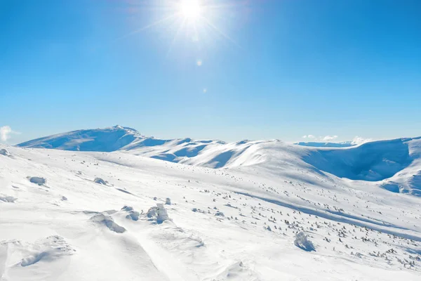 Gamme Montagnes Hiver Dans Neige Blanche — Photo