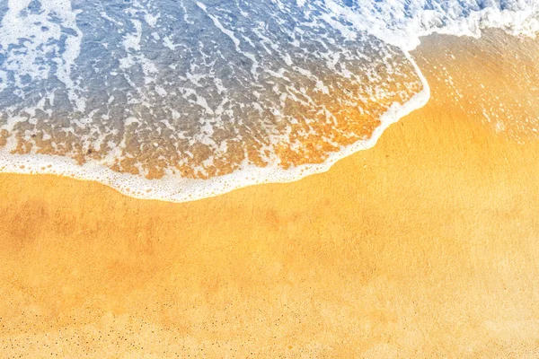 Spiaggia Sabbia Onde Oceaniche Marine Con Schiuma — Foto Stock