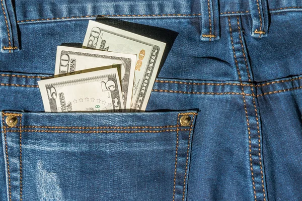 Δολάρια Μετρητά Στην Τσέπη Του Τζιν Μπλε — Φωτογραφία Αρχείου