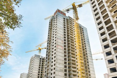 Vinçli inşaat alanı