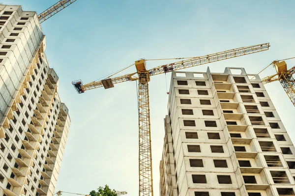 Chantier de construction avec grues — Photo