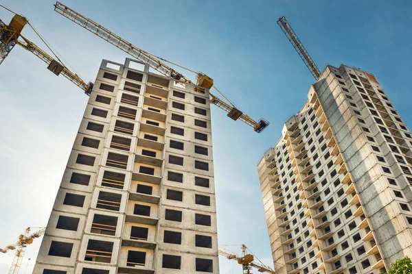 Chantier de construction avec grues — Photo