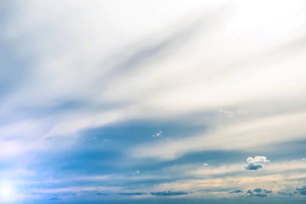 蓝天天空背景与白云 — 图库照片