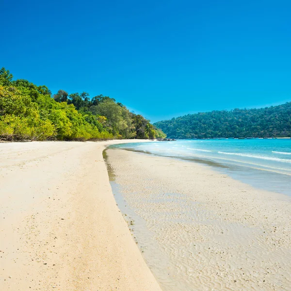 Panorama Van Prachtig Strand Tropisch Eiland Met Wit Zand Groene — Stockfoto