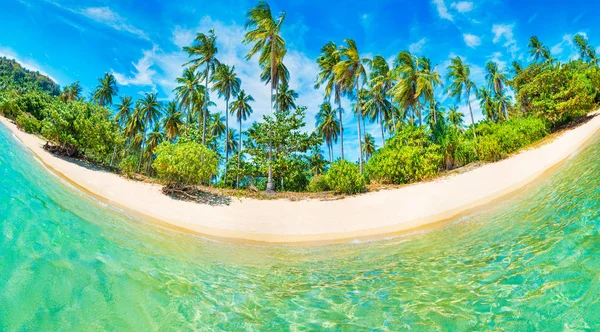 Tropik adada plaj Panoraması — Stok fotoğraf
