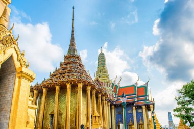 Zümrüt Buda Tapınağı manzarası. Büyük saray topluluğu, Bangkok, Tayland