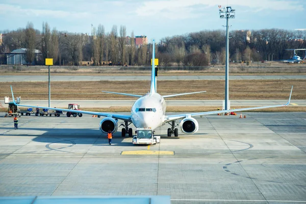 Obsługa Transportu Biznesowego Międzynarodowym Lotnisku Załadunek Ładunku Płaszczyznę Przed Lotem — Zdjęcie stockowe