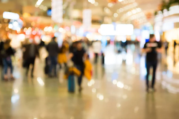 Bulanık Kalabalık Havaalanı Koridorunda Alışveriş Merkezinde Yürüyor — Stok fotoğraf