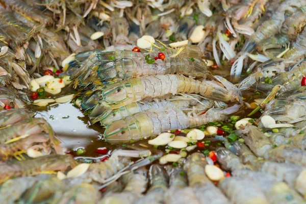 Detailní Pohled Hromadu Čerstvě Uvařených Krevet Asijském Trhu Mořskými Plody — Stock fotografie