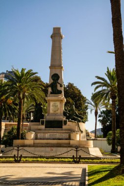 Kahramanların Heykeli