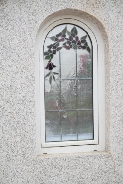 Duvardaki pencereyi süsleName