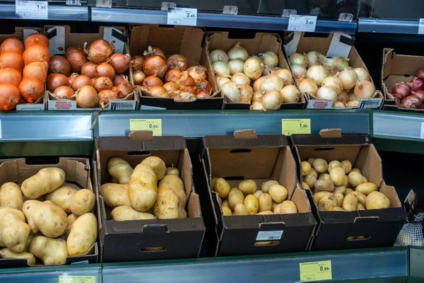 Torrevieja Valenciana Hiszpania Kwi 2020 Owoce Warzywa Sprzedaż Pustym Sklepie — Zdjęcie stockowe