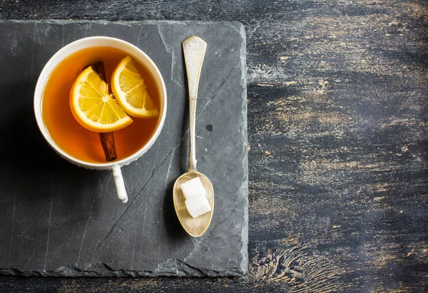 Cup of tea with lemon — Stock Photo, Image