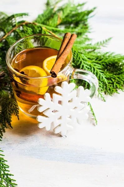 Taza de té con limón —  Fotos de Stock