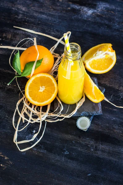 Concept d'alimentation biologique aux fruits oranges — Photo